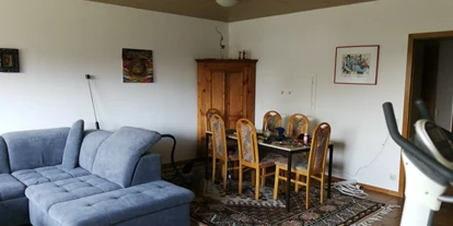 Monteurwohnung - Zimmertyp: Doppelzimmer - Großholbach - Essecke im Wohnzimmer - Albatros