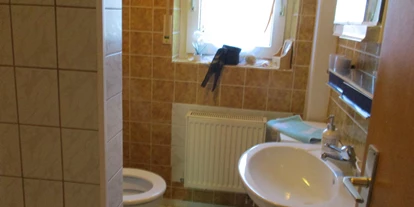 Monteurwohnung - Badezimmer: eigenes Bad - Leitzweiler - Bad mit WC - Haus Bischoff