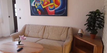 Monteurwohnung - TV - Selchow - Sofa mit Bettfunktion für 1 oder 2 Personen - fewo-monteur