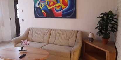 Monteurwohnung - Kühlschrank - PLZ 15745 (Deutschland) - Sofa mit Bettfunktion für 1 oder 2 Personen - fewo-monteur