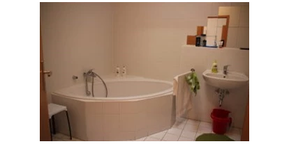 Monteurwohnung - Badezimmer: eigenes Bad - Rodden - Lea-Apartments