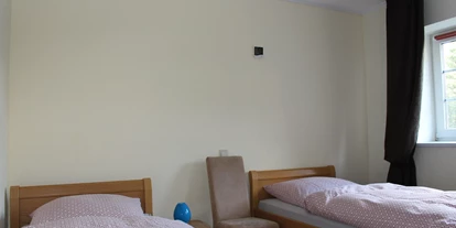 Monteurwohnung - Bettwäsche: Bettwäsche inklusive - Grambek - Zimmer mit Einzelbetten - Monteurzimmer Elmenhorst  ab 5 Pers. 14€