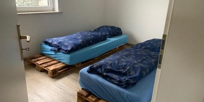 Monteurwohnung - Kühlschrank - Geußnitz - Schlafzimmer der Monteurwohnung Lumpzig - Monteur Wohnung 2 Schlafplätze 