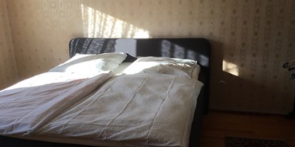 Monteurwohnung - Bettwäsche: Bettwäsche inklusive - Hausen (Landkreis Miltenberg) - Schlafzimmer Nr.1 - Ferienwohnung Bayrisch Nizza 100qm