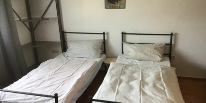 Monteurwohnung - Kühlschrank - Großostheim - Schlafzimmer Nr2 - Ferienwohnung Bayrisch Nizza 100qm