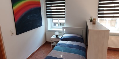 Monteurwohnung - Zimmertyp: Mehrbettzimmer - Pitzenbergholz - 3 Bettzimmer Whg 1 Einzelbett - Monteurzimmer Hostel Akdemir