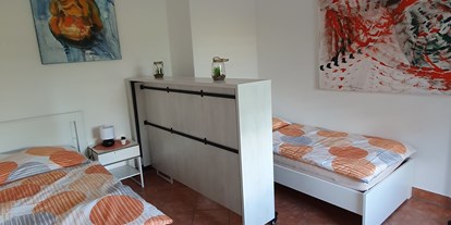 Monteurwohnung - Zimmertyp: Mehrbettzimmer - Pöttenheim - 2 Bettzimmer Whg 1 mit Trennwand - Monteurzimmer Hostel Akdemir