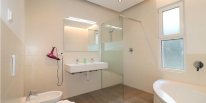 Monteurwohnung - Badezimmer: eigenes Bad - Badezimmer im EG - DONAU HOME - Münsingen