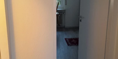 Monteurwohnung - Küche: eigene Küche - PLZ 65936 (Deutschland) - Zimmereingang - MESSE-, FERIEN- UND MONTEURWOHNUNG IN EPPSTEIN