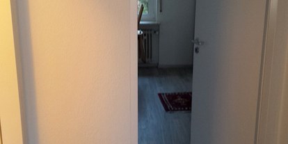 Monteurwohnung - Art der Unterkunft: Ferienwohnung - Frankfurt am Main Schwanheim - Zimmereingang - MESSE-, FERIEN- UND MONTEURWOHNUNG IN EPPSTEIN