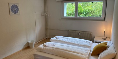 Monteurwohnung - Zimmertyp: Doppelzimmer - Quinten - Monteurzimmer mit Bettwäsche - Zimmer mit Gemeinschaftsbad und Küche