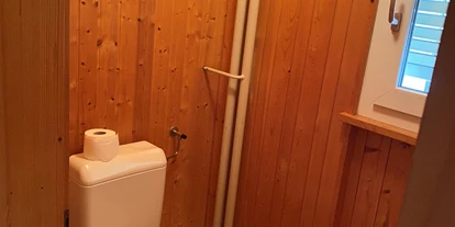Monteurwohnung - Kühlschrank - PLZ 9657 (Schweiz) - WC - Zimmer mit Gemeinschaftsbad und Küche