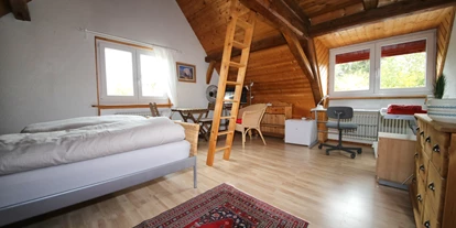 Monteurwohnung - Zimmertyp: Einzelzimmer - Götighofen - Wohnbereich rustikales Zimmer in Altnau - Rustikales Zimmer
