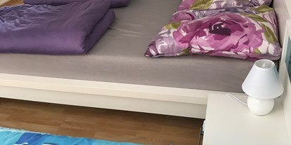 Monteurwohnung - Kühlschrank - PLZ 52078 (Deutschland) - Schlafzimmer - Ruhige Wohnung mit separatem Eingang 