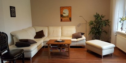 Monteurwohnung - Zimmertyp: Einzelzimmer - Neufelderkoog - Wohnzimmer mit Sat-TV - "Haus Steffi"