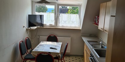 Monteurwohnung - Küche: eigene Küche - Alteglofsheim - Küche - Gästehaus Edith 