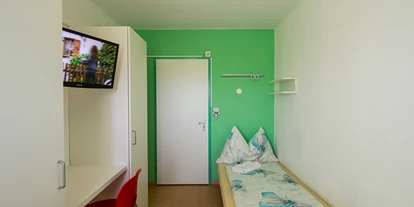 Monteurwohnung - Kühlschrank - PLZ 2540 (Schweiz) - Monteurzimmer mit Du/Wc auf Etage - SleepBox