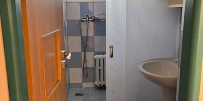 Monteurwohnung - Badezimmer: eigenes Bad - Prag und Mittelböhmische Region - STETI_Martina