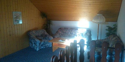 Monteurwohnung - Bettwäsche: Bettwäsche inklusive - Ahlstädt - Wohnzimmer obergeschoss - Ferienhaus_sonnenschein 