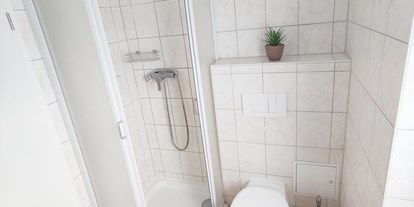 Monteurwohnung - Badezimmer: Gemeinschaftsbad - Sachsen-Anhalt Süd - Saubere Wohnung mit kompletter Ausstattung in Groitzsch