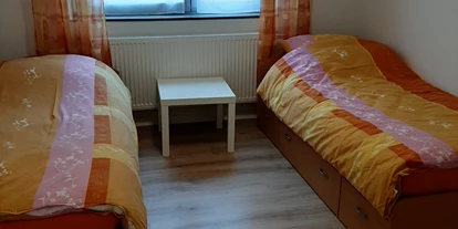 Monteurwohnung - Kühlschrank - PLZ 64839 (Deutschland) - Zimmer1 - Lana's Haus