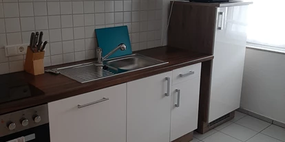 Monteurwohnung - Art der Unterkunft: Gästehaus - Großkrotzenburg - Küche im Erdgeschoß - Lana's Haus