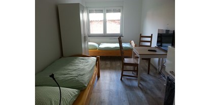 Monteurwohnung - Zimmertyp: Doppelzimmer - Hirschberg an der Bergstraße - Doppelzimmer mit TV - Monteurzimmer Lampertheim