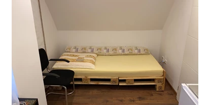 Monteurwohnung - Art der Unterkunft: Gästezimmer - Hessen - Bett - Gülnaz Pesmen-Gül