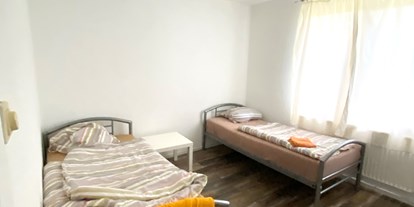 Monteurwohnung - Bettwäsche: Bettwäsche inklusive - PLZ 27809 (Deutschland) - Ansicht Zimmer 2 - Ideal für Monteure und beruflich Reisende