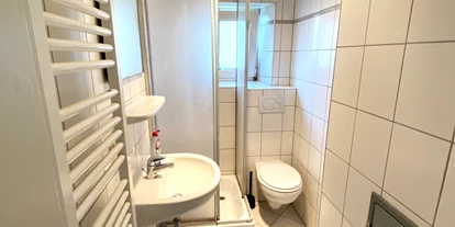 Monteurwohnung - Waschmaschine - PLZ 28777 (Deutschland) - Ansicht Badezimmer - Ideal für Monteure und beruflich Reisende