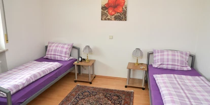 Monteurwohnung - Badezimmer: Gemeinschaftsbad - Speyer - Doppelzimmer mit Einzelbetten - Zimmervermietung Reilingen