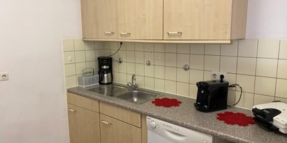 Monteurwohnung - Zimmertyp: Doppelzimmer - Friedrichsdorf (Hochtaunuskreis) - Voll ausgestattete Küche der Monteurunterkunft Kelkheim - Monteurzimmer Clinton