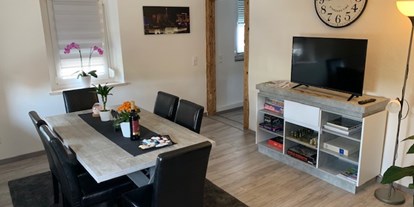 Monteurwohnung - Kühlschrank - Pfullingen - Wohnung 1 - Wohnungen in Engstingen