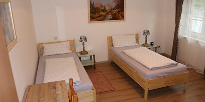 Monteurwohnung - Zimmertyp: Doppelzimmer - Bad Fischau - Zimmer - Ferienhof Gruber