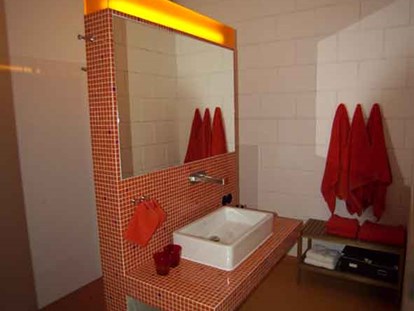 Monteurwohnung - Kühlschrank - Lauterstein - Badezimmer - Kissling Ferienwohnungen & Monteurwohnungen