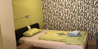 Monteurwohnung - Büchen - Bett 140x200 im Schlafzimmer - Wiebke Grzembke