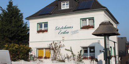 Monteurwohnung - Kühlschrank - Falkensee - Gästehaus Erika in Berlin - Gästehaus Erika