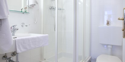 Monteurwohnung - Bettwäsche: keine Bettwäsche - PLZ 1210 (Österreich) - Badezimmer in Apartment -  Apartments für 1 oder 2 Personen