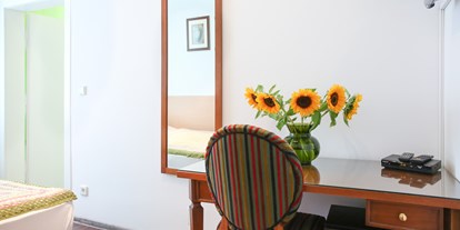 Monteurwohnung - Bettwäsche: keine Bettwäsche - PLZ 1100 (Österreich) - Schreibtisch -  Apartments für 1 oder 2 Personen