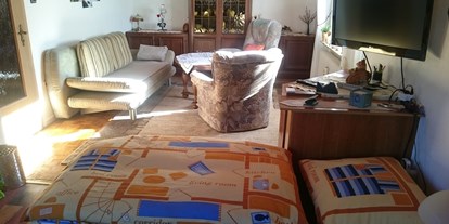 Monteurwohnung - Bettwäsche: Bettwäsche inklusive - PLZ 58566 (Deutschland) - Wohnzimmer, ausklappbares Zustellbett - Ferienwohnung Pulst
