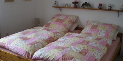 Monteurwohnung - Badezimmer: eigenes Bad - PLZ 58791 (Deutschland) - Schlafzimmer, Doppelbett - Ferienwohnung Pulst
