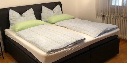 Monteurwohnung - Einzelbetten - PLZ 83250 (Deutschland) - Schlafzimmer - Ferienwohnung Am Spenderberg