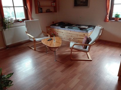 Monteurwohnung - Zimmertyp: Doppelzimmer - Herzfelde (Landkreis Märkisch-Oderland) - Bett in Zimmer 2 - Pension Feldblick