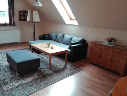 Monteurwohnung - Zimmertyp: Doppelzimmer - Grünheide (Mark) - Sitzgruppe in Zimmer 4 - Pension Feldblick