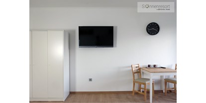 Monteurwohnung - Kühlschrank - PLZ 49214 (Deutschland) - Wohn- und Essbereich - Schicke Monteurswohnungen in ruhiger Lage