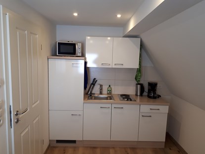 Monteurwohnung - Zimmertyp: Einzelzimmer - Beispiel Küchenzeile Haupstrasse 83 - Tilia Gästezimmer