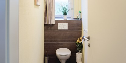 Monteurwohnung - Badezimmer: eigenes Bad - PLZ 8911 (Österreich) - Toilette extra von Bad - Ferienwohnung Mountain View 1