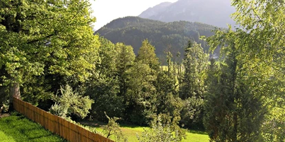 Monteurwohnung - Kühlschrank - PLZ 8900 (Österreich) - Aussicht nach Südwest, Spital am Pyhrn und die Berge von Whg 2 mit 56m2 im Obergeschoss - Ferienwohnung Mountain View 1