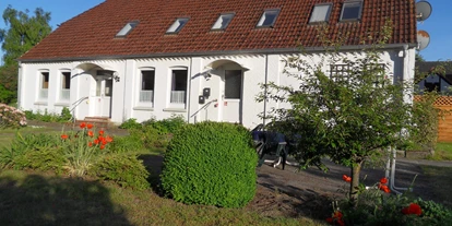 Monteurwohnung - Art der Unterkunft: Gästehaus - Lauenburg/Elbe - Außenansicht mit Garten - Monteurzimmer u. Wohnungen Nähe Lüneburg