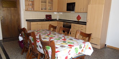 Monteurwohnung - Kühlschrank - Rullstorf - Küche - Monteurzimmer u. Wohnungen Nähe Lüneburg